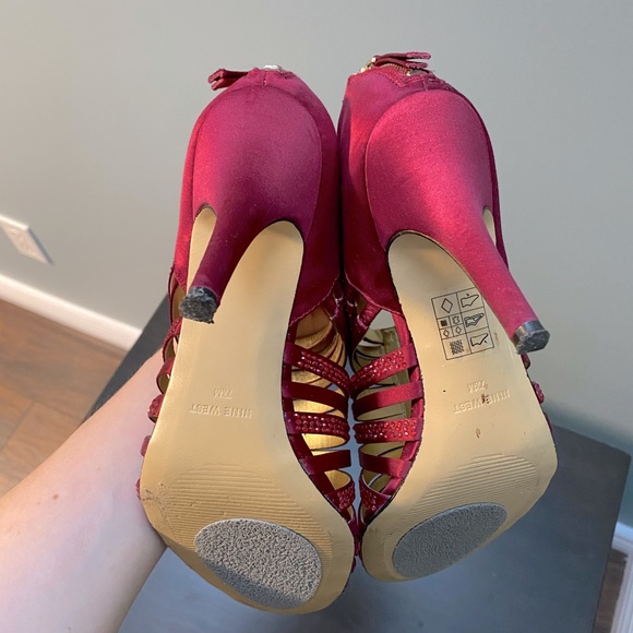 Nine West Red Satin and Rhinestone Evening Heels 🌹 - Picture 9 of 10